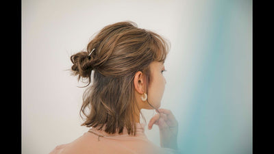 ゴムとヘアアクセだけで簡単ハーフアップ